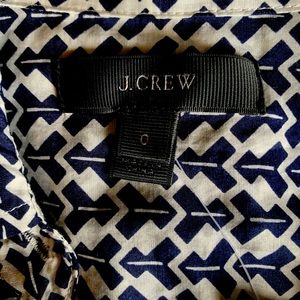 J.Crew size zero it’s  buttons up shirt navy color
